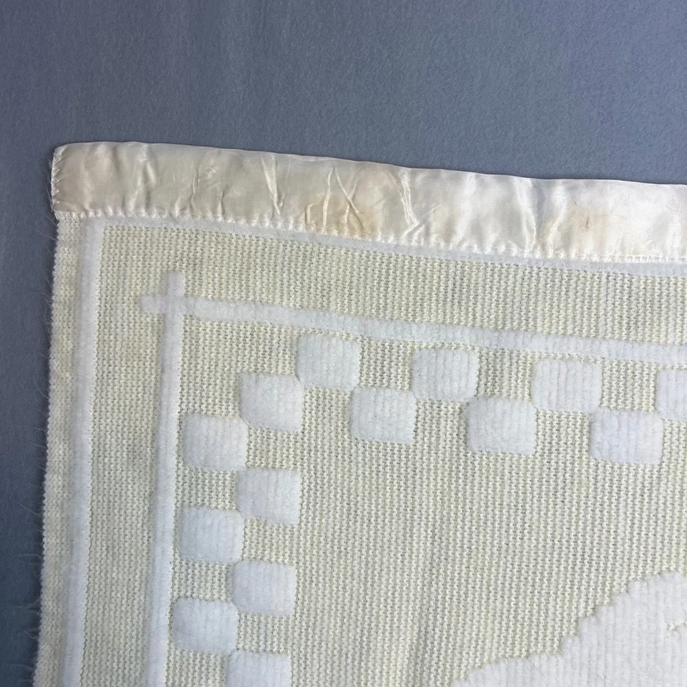 Vintage‎ Knit Yellow Bunny Baby Blanket Satin Edge 39x33